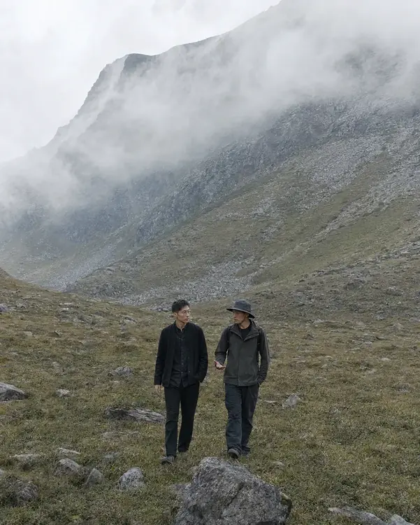 南湖圈谷高山苔原上的平行行走對談